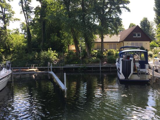 Letzter Blick auf unseren langjährigen Liegeplatz in Tegel (die Box links) - schön wars hier!