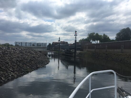 Einfahrt Hitzacker mit Drehbrücke