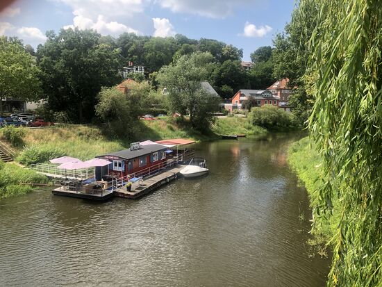 Cafe auf dem Hausboot auf der Jeetzel
