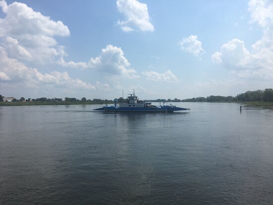 Elbfähren bringen Abwechslung