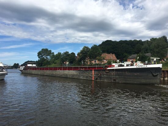 Rückwärts aus der Schleuse .... das sieht man selten !