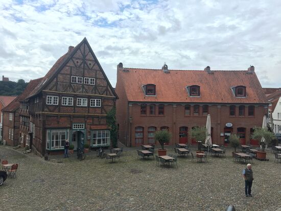 Der alte Marktplatz vor dem Rathaus