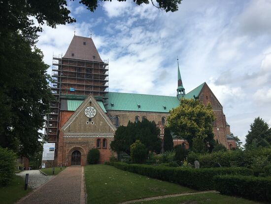 Der Ratzeburger Dom, eine der bedeutendsten, romanischen Backsetinkirchen im norddeuteschen Raum