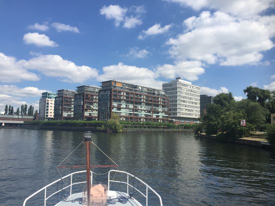 Links ab in die Spree