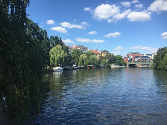 Liegeplatz von der Brücke aus fotographiert
