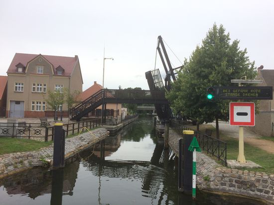 Nach der automatik Schleuse auch noch eine automatische Brücke