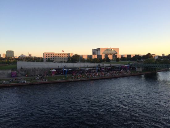 Abnedstimmung am Kanzleramt