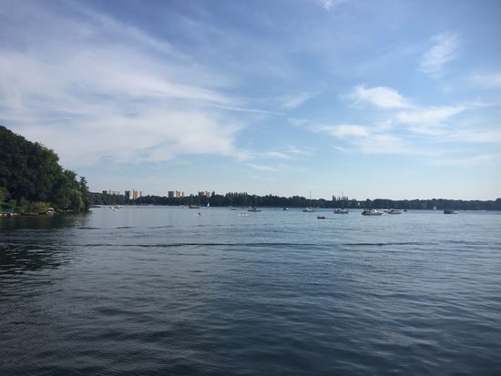 Blick vom See auf den See (voll)