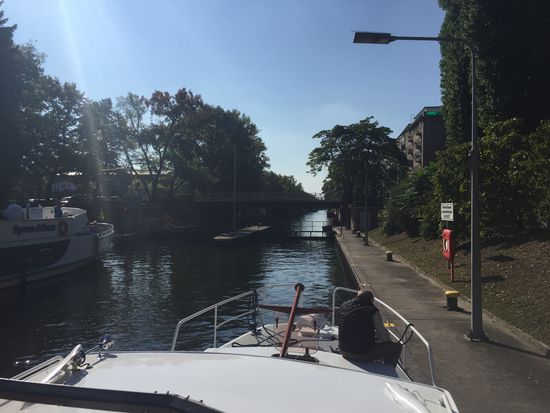 In der Schleuse am Anfang des Landwehrkanals
