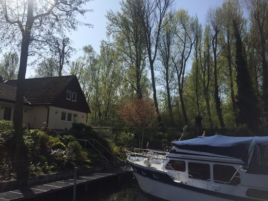 Schönes Wetter im Hafen