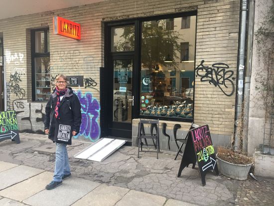 Nach erfolgreichem Einkauf im Lakritzladen