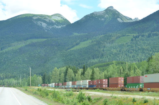 kilometer-lange Güterzüge