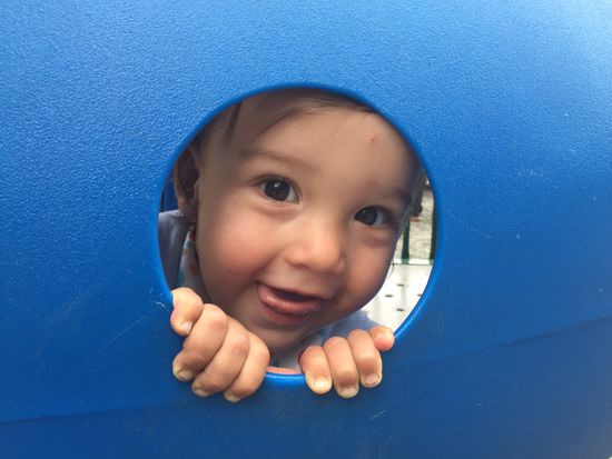 Elisa auf dem Spielplatz in Hope