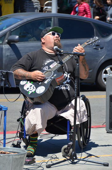 Ein bekiffter Alleinunterhalter