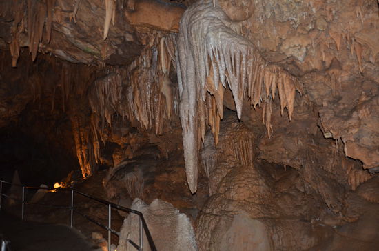 Da wir schon in der einen oder anderen Höhle waren, war diese Höhle eher langweilig..Stalagmiten hier, Stalagtiten dort, aber nix neues 