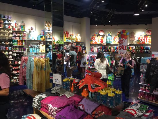  Disney Laden, ob wir da wohl was gefunden haben...?