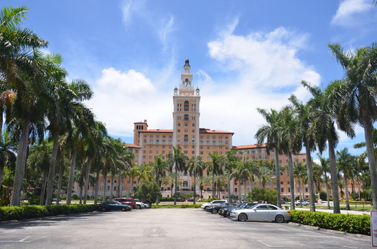 1926 eröffnetes Luxushotel. 
Damals verfügte es über den größten Swimmingpool der Welt!