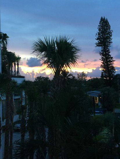 Sonnenuntergang am Apartment, wieder geht ein Tag zu Ende