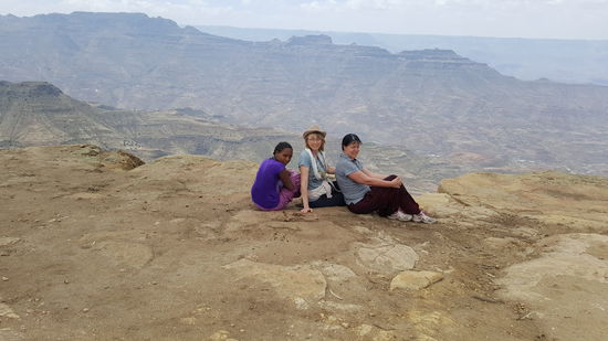 Wobete - Ines - Christine
Hier sind wir auf einem Plateau mit 360 Grad Panorma Ausblick. Eine ergreifende Aussicht.