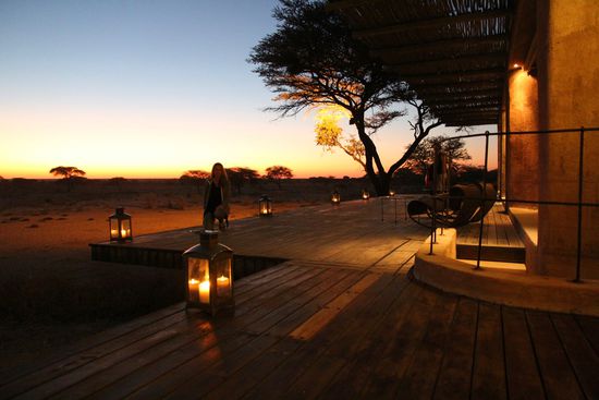 ...da dann überall Kerzen angezündet werden...