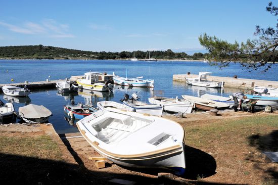 Der kleine Hafen der Insel Ilovik.