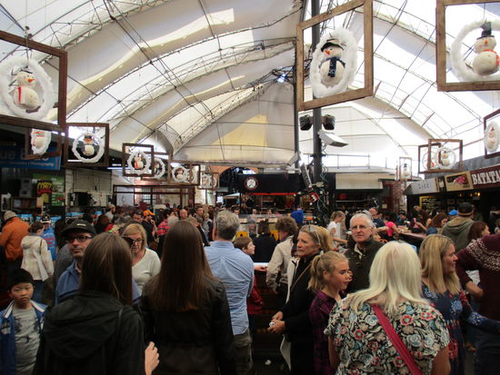 @ Fremantle Markets - man beachte die Schneemänner!