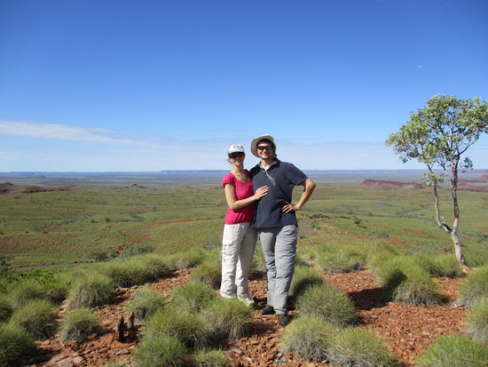 Auf einmal kam doch noch jemand vorbei und das haben wir natürlich für ein gemeinsames Foto vor prachtvoller Kulisse genutzt 