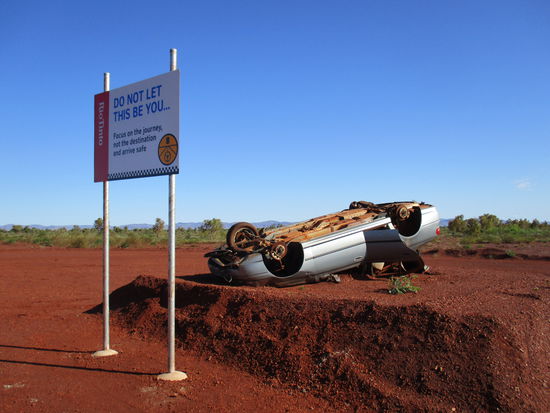 Eindeutige Warnung auf der Privatstraße von Rio Tinto