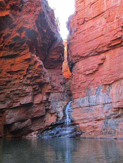 ... bis wir endlich beim Handrail Pool waren  Von dort wo das Wasser runter kommt sind wir auch runter gekommen... die Handrail hat geholfen... daher der Name 