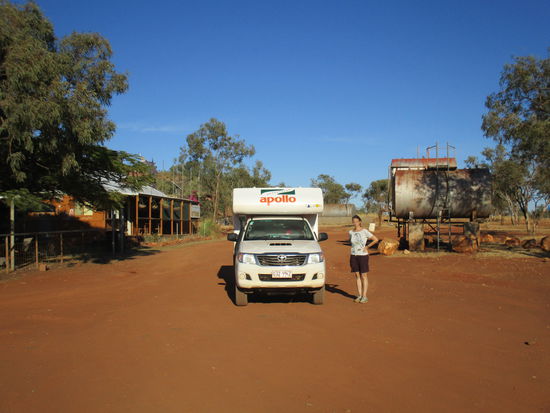 Trotzdem haben wir uns kurz die Beine vertreten und Ausschau nach Menschen gehalten... es war jedoch weit &amp; breit niemand zu sehen!