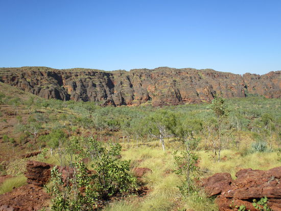 ... hinauf auf einen Hügel mit prächtigen Aussichten...
