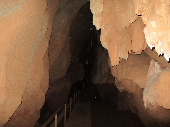 Am Weg in die Cutta Cutta Caves
