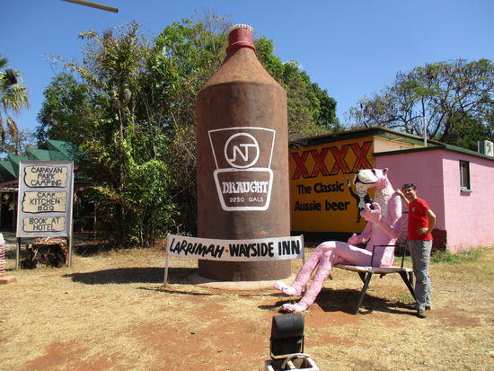 Larrimah Pub - ganz im Zeichen von Paulchen Panther...
