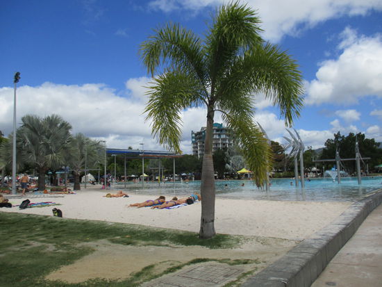 ... aber es gibt ja noch die künstliche Lagoon zum baden 