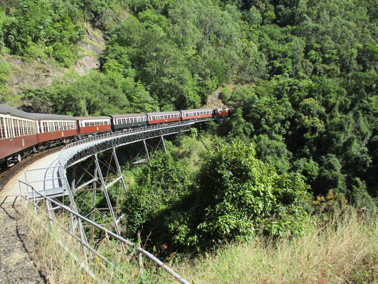 ... über abenteuerliche Brücken...