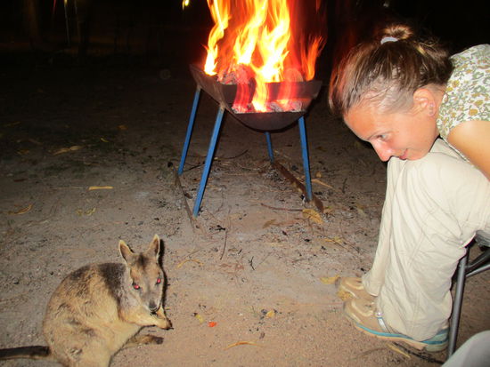 Beim Lagerfeuer wird zuerst verhandelt...