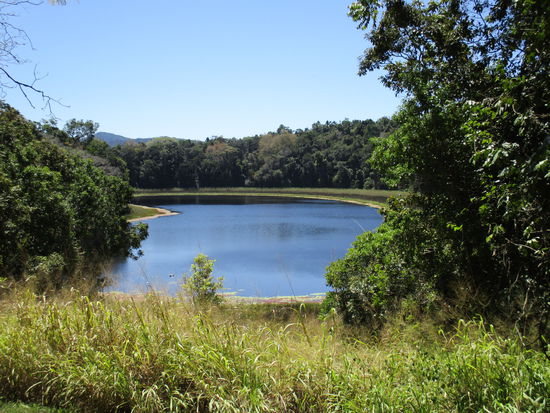 Ein kleiner See am Weg um den großen See 