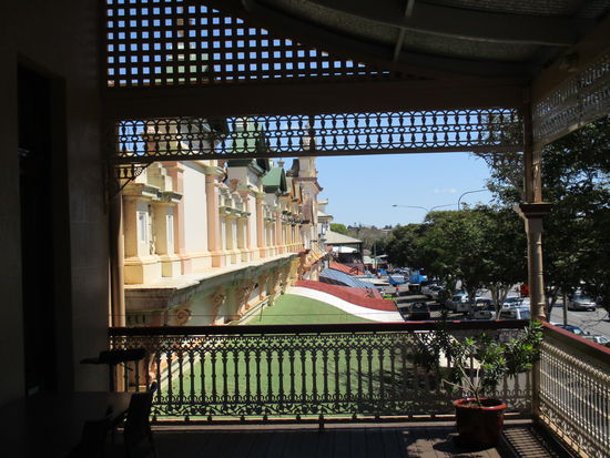 Am Balkon des Palace Backpackers...