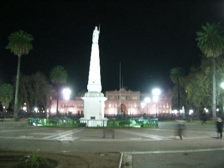 Plaza de Mayo bei Nacht