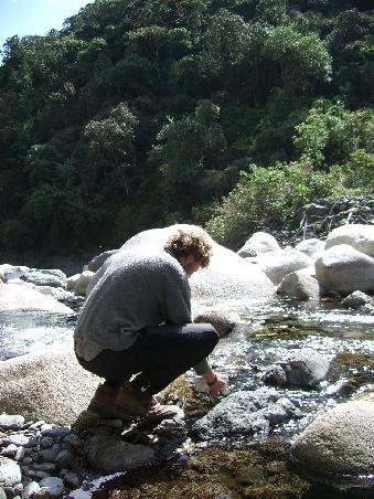 Johannes beim Abwaschen