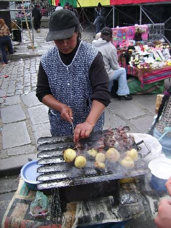 ... und eines der besten Anticuchos (Rinderherz), das jemals gegessen habe