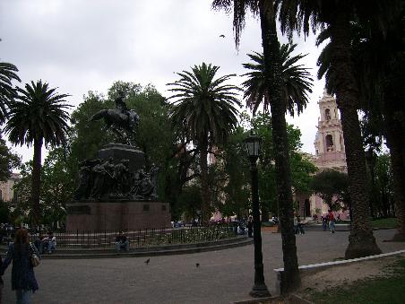 Der Plaza 9 de Julio in Salta