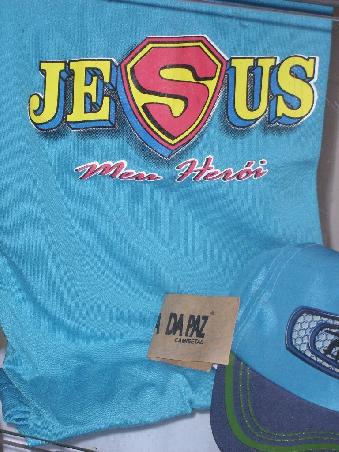 Aber glaeubig sind sie auch in Brasilen:
"Jesus mein Held"