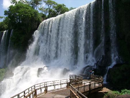 Ein "kleiner" Wasserfall etwas abseits