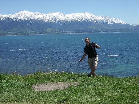 Ausblick ueber Meer und Berge