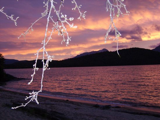 Sonnenuntergang ueber dem Lake Manapouri