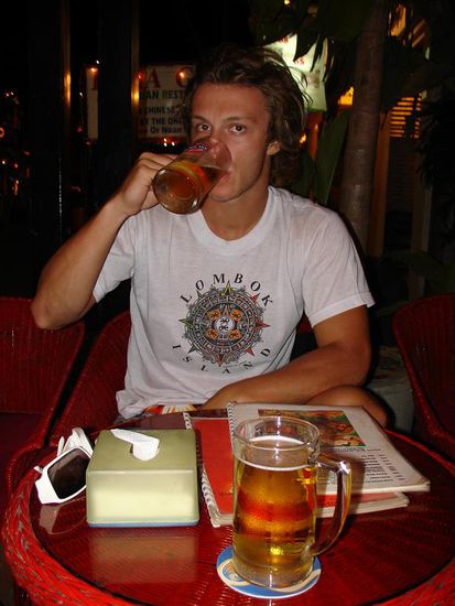 Nach drei Tagen Tempeln haben wir uns das "Angkor" vom Fass auch verdient