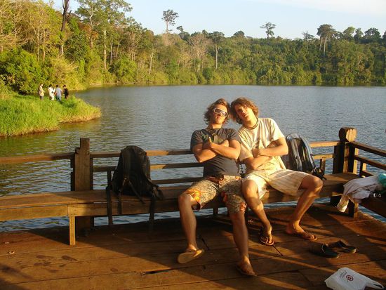 Wir geniessen die letzten Sonnenstrahlen am See...