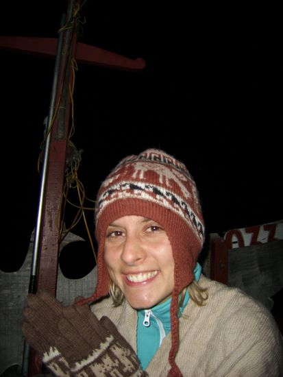 Nachts wurde es relativ frisch, weshalb sich Ivana meiner Suedamerika Mitbringsel erfreute