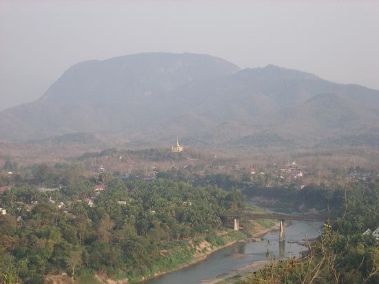 Blick auf Luan Pranbang vom Tempel